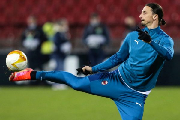 Late-night striker Zlatan Ibrahimovic continues to train despite holidays. And aims to return to help the agency in the Serie A game with Hellas Verona.